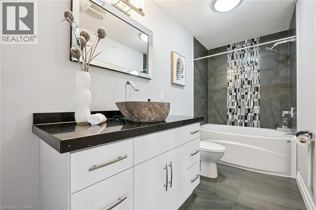 Townhouse for sale at 111 OAK PARK Drive, Carriage Crossing, Waterloo, Ontario, photo 17