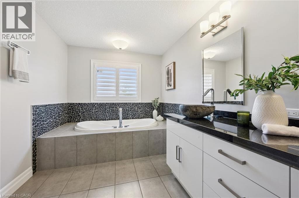 Townhouse for sale at 111 OAK PARK Drive, Carriage Crossing, Waterloo, Ontario, photo 23