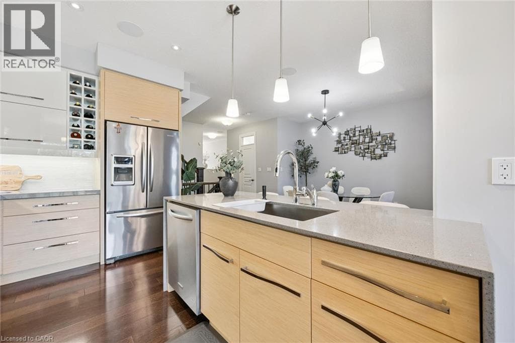 Townhouse for sale at 111 OAK PARK Drive, Carriage Crossing, Waterloo, Ontario, photo 11
