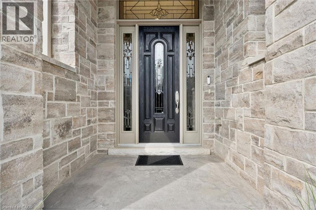 Townhouse for sale at 111 OAK PARK Drive, Carriage Crossing, Waterloo, Ontario, photo 2
