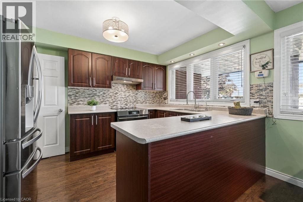 Detached for sale at 61 FAIRLAWN Road, Vanier, Kitchener, Ontario, photo 9