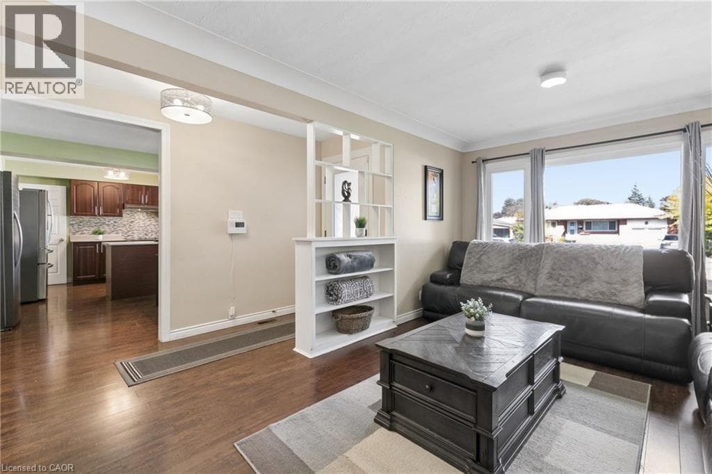 Detached for sale at 61 FAIRLAWN Road, Vanier, Kitchener, Ontario, photo 4