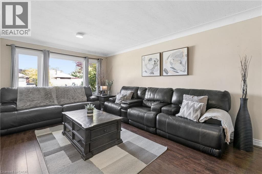 Detached for sale at 61 FAIRLAWN Road, Vanier, Kitchener, Ontario, photo 3
