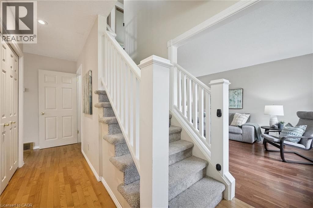 Detached for sale at 143 HILLBROOK Crescent, Forest Heights, Kitchener, Ontario, photo 4