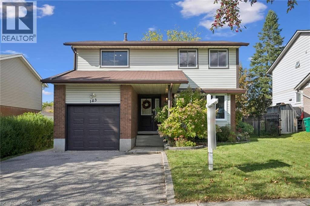 Detached for sale at 143 HILLBROOK Crescent, Forest Heights, Kitchener, Ontario, photo 2