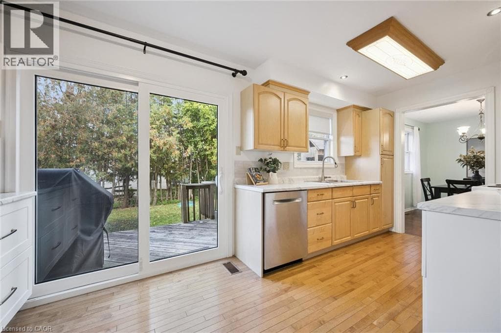 Detached for sale at 143 HILLBROOK Crescent, Forest Heights, Kitchener, Ontario, photo 9