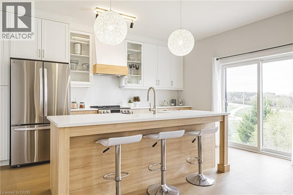 Detached for sale at 546 BENNINGER Drive, Laurentian West, Kitchener, Ontario, photo 4