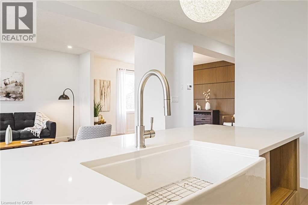 Detached for sale at 546 BENNINGER Drive, Laurentian West, Kitchener, Ontario, photo 9
