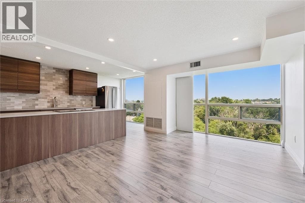 Apartment for sale at 55 BLUE SPRINGS Drive Unit# 706, Lincoln Heights, Waterloo, Ontario, photo 2