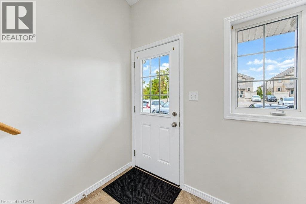 Townhouse for sale at 925 GLASGOW Street Unit# C, Highland West, Kitchener, Ontario, photo 4