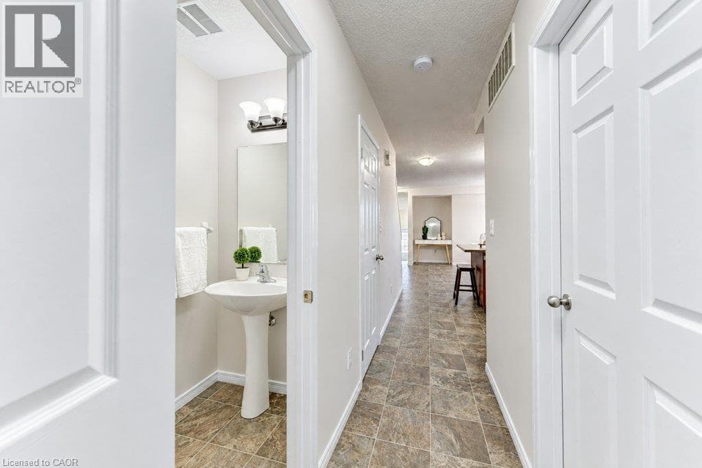 Townhouse for sale at 925 GLASGOW Street Unit# C, Highland West, Kitchener, Ontario, photo 17