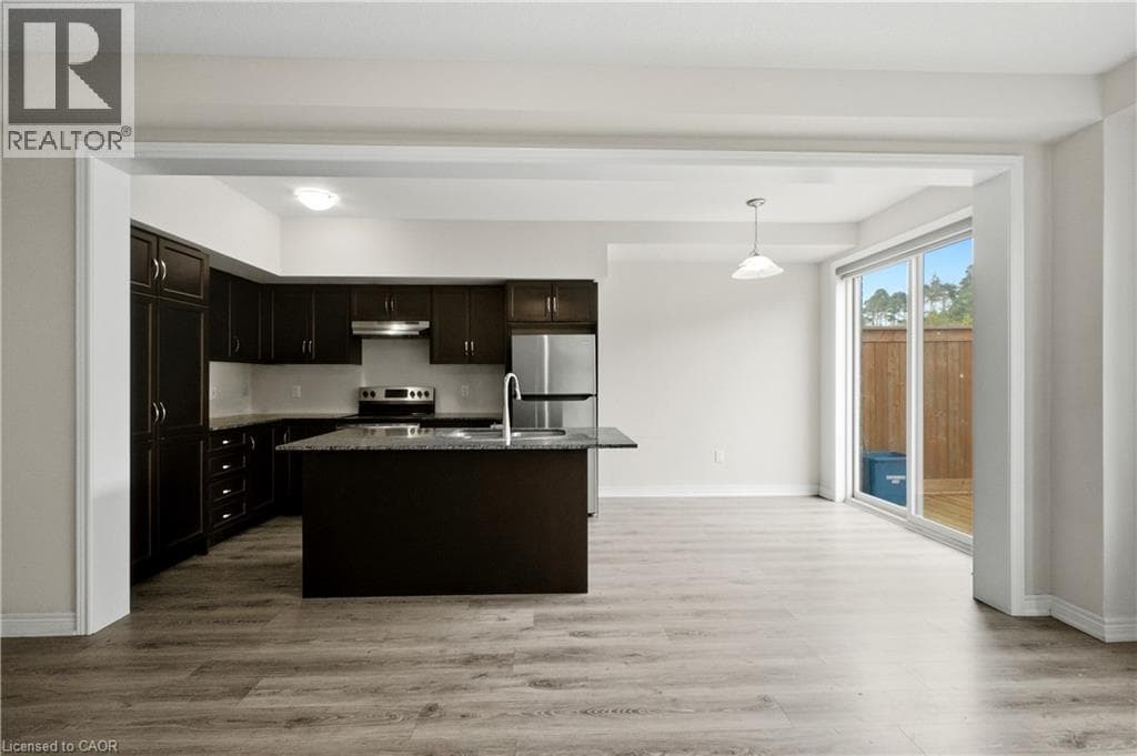 Townhouse for sale at 10 BIRMINGHAM Drive Unit# 32, Industrial Park, Cambridge, Ontario, photo 12