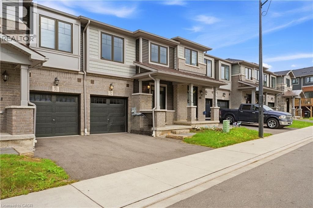 Townhouse for sale at 10 BIRMINGHAM Drive Unit# 32, Industrial Park, Cambridge, Ontario, photo 2