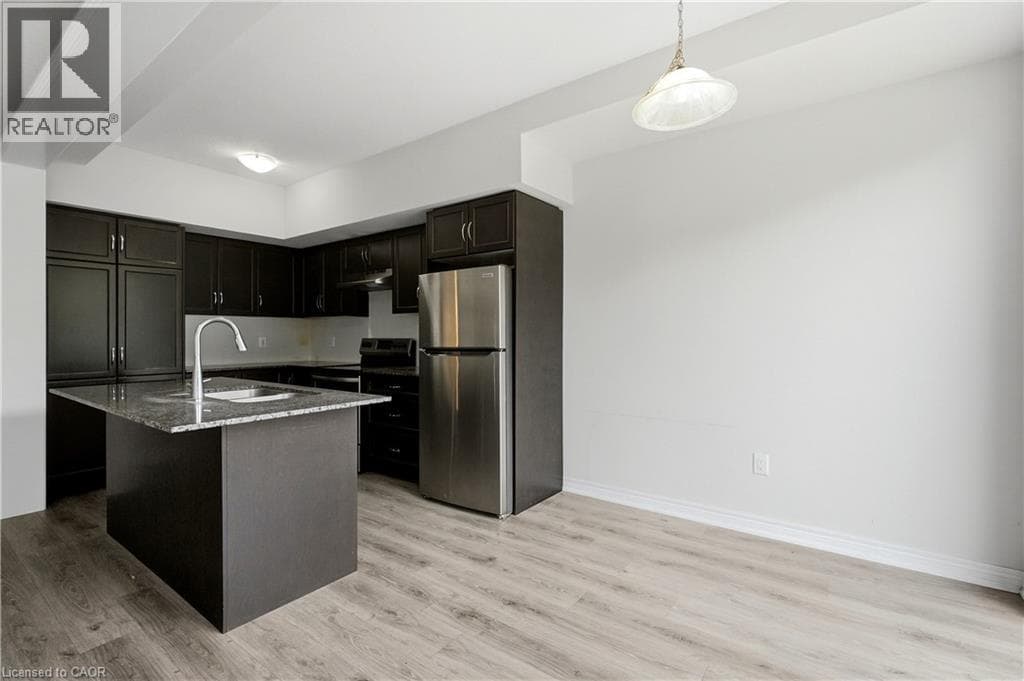 Townhouse for sale at 10 BIRMINGHAM Drive Unit# 32, Industrial Park, Cambridge, Ontario, photo 13