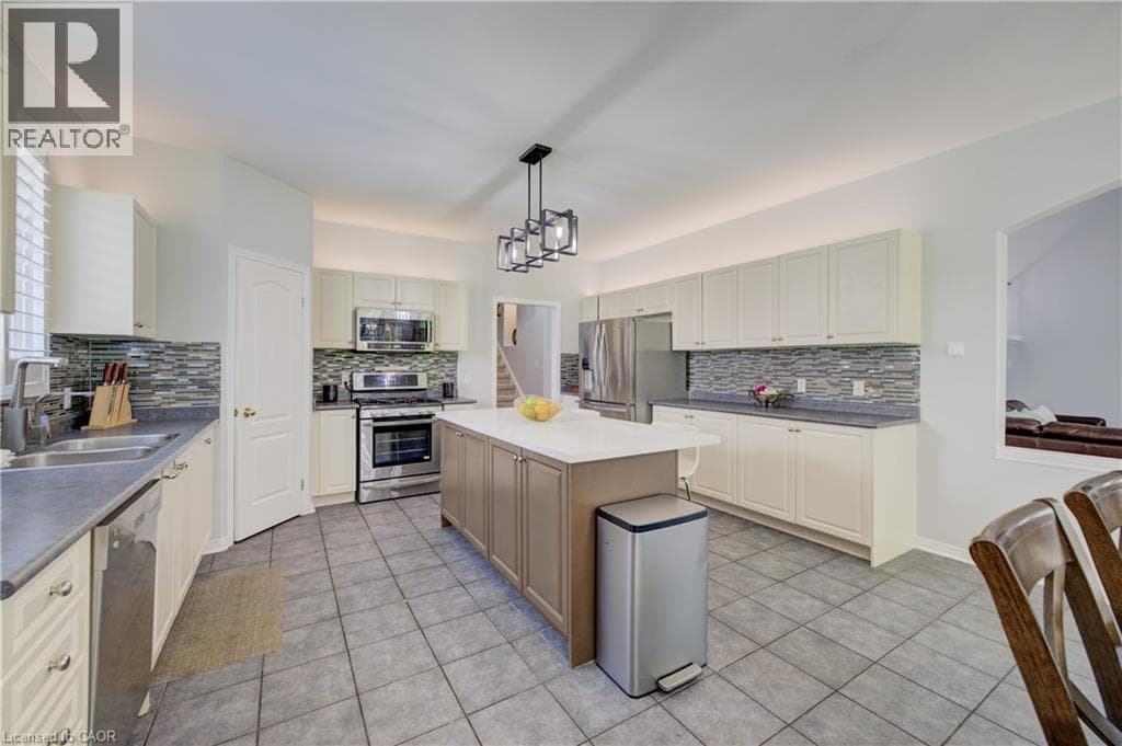 Detached for sale at 23 BUERKLE Court, Doon South, Kitchener, Ontario, photo 16
