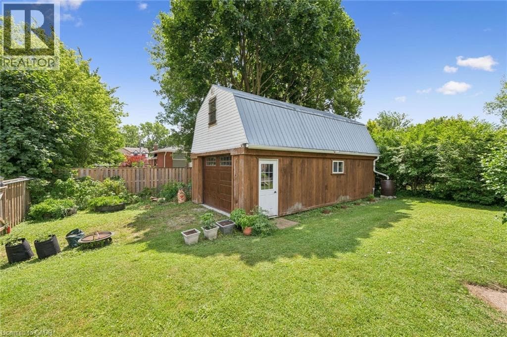 Detached for sale at 129 FLORENCE Avenue, Chicopee, Kitchener, Ontario, photo 2