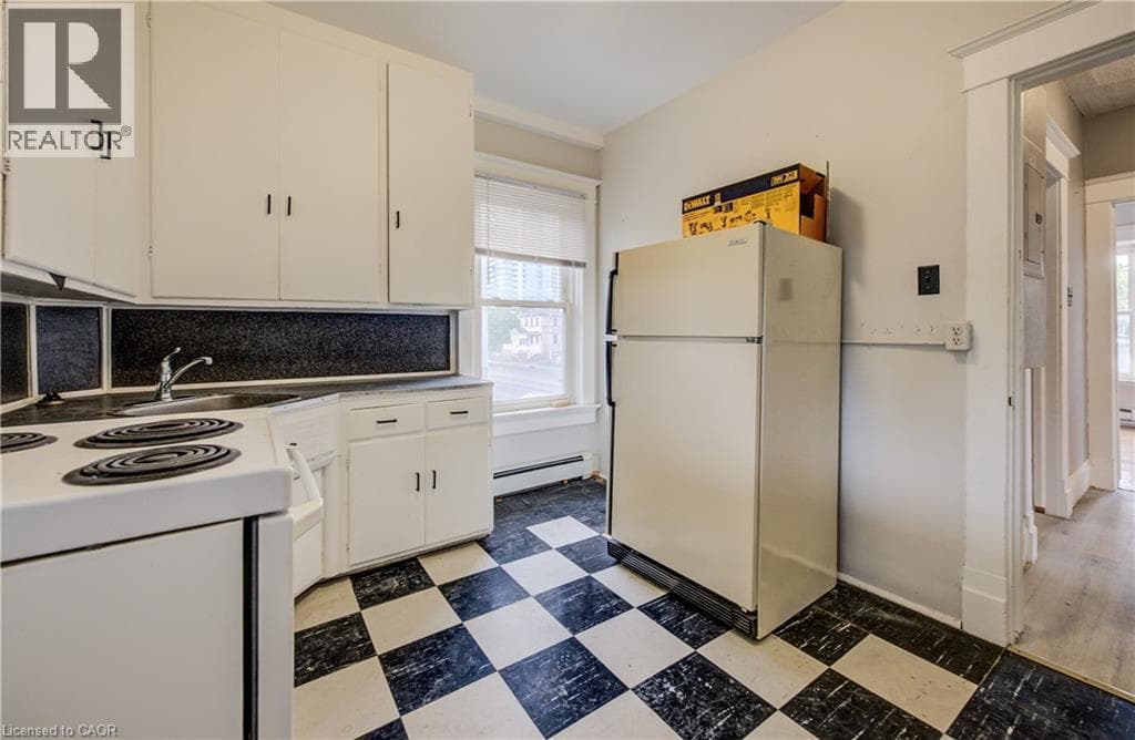 Detached for sale at 698 KING Street W, Midtown, Kitchener, Ontario, photo 29