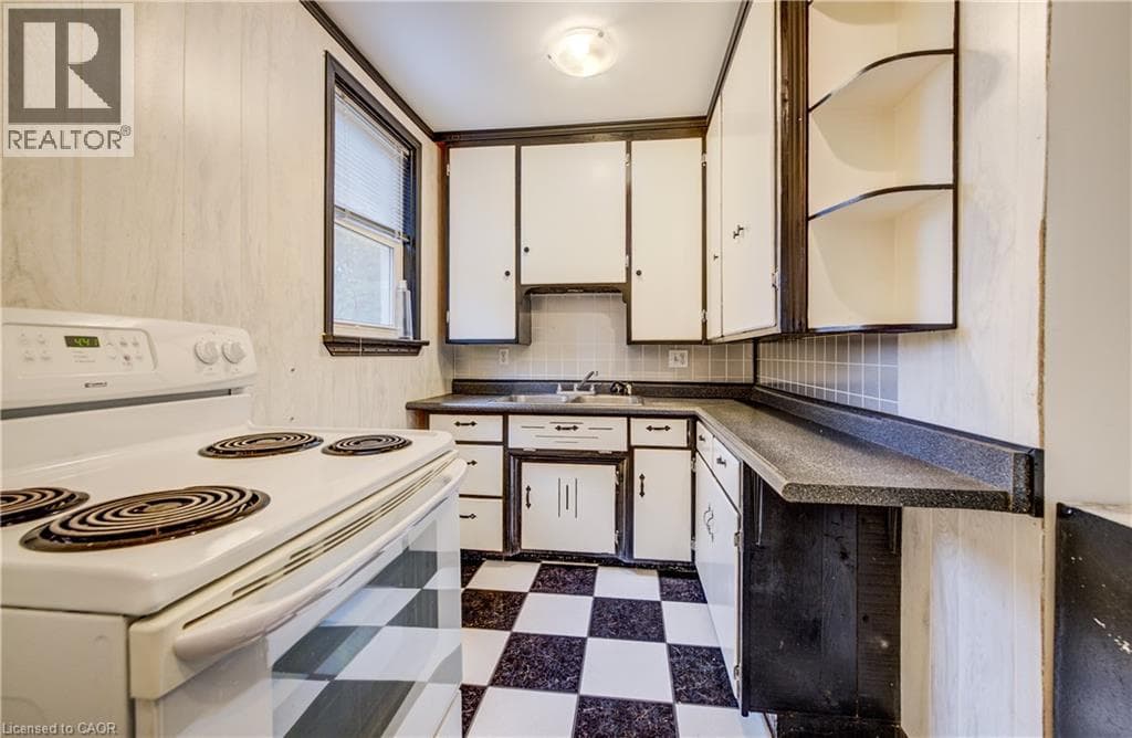 Multi-family for sale at 698 KING Street W, Midtown, Kitchener, Ontario, photo 13