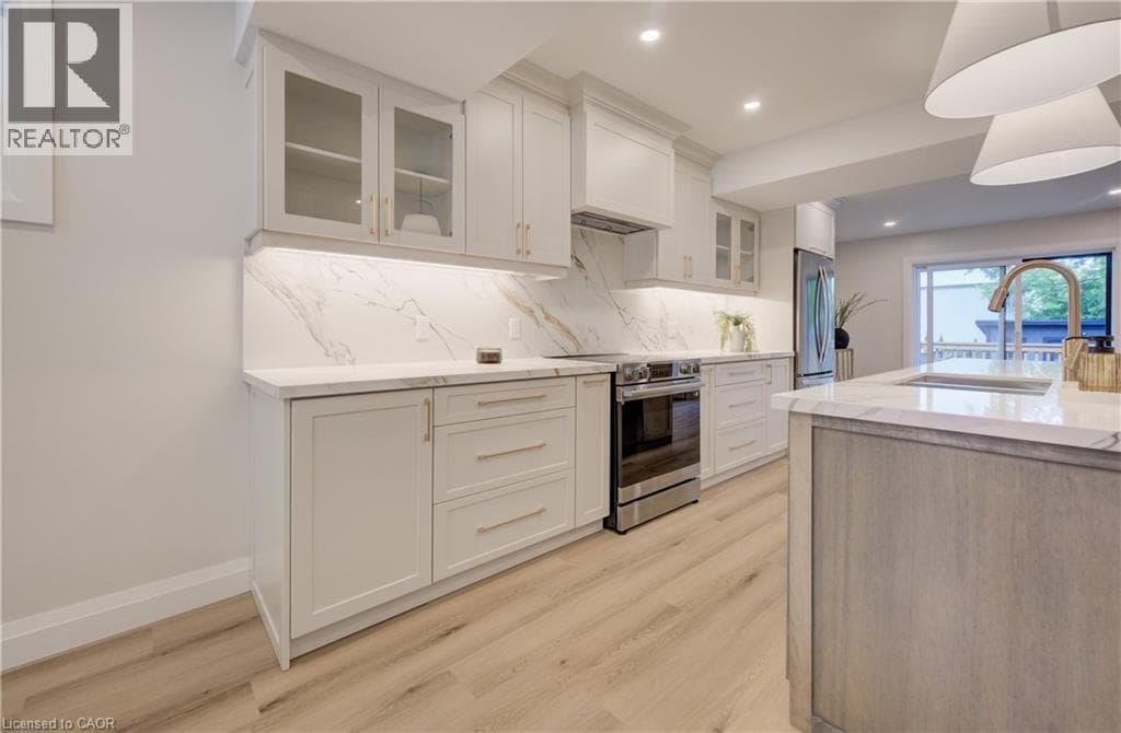 Detached for sale at 34 MOORE Avenue N, Uptown North, Waterloo, Ontario, photo 3