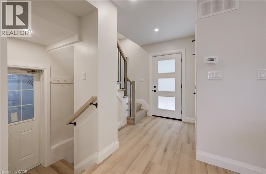 Detached for sale at 34 MOORE Avenue N, Uptown North, Waterloo, Ontario, photo 2