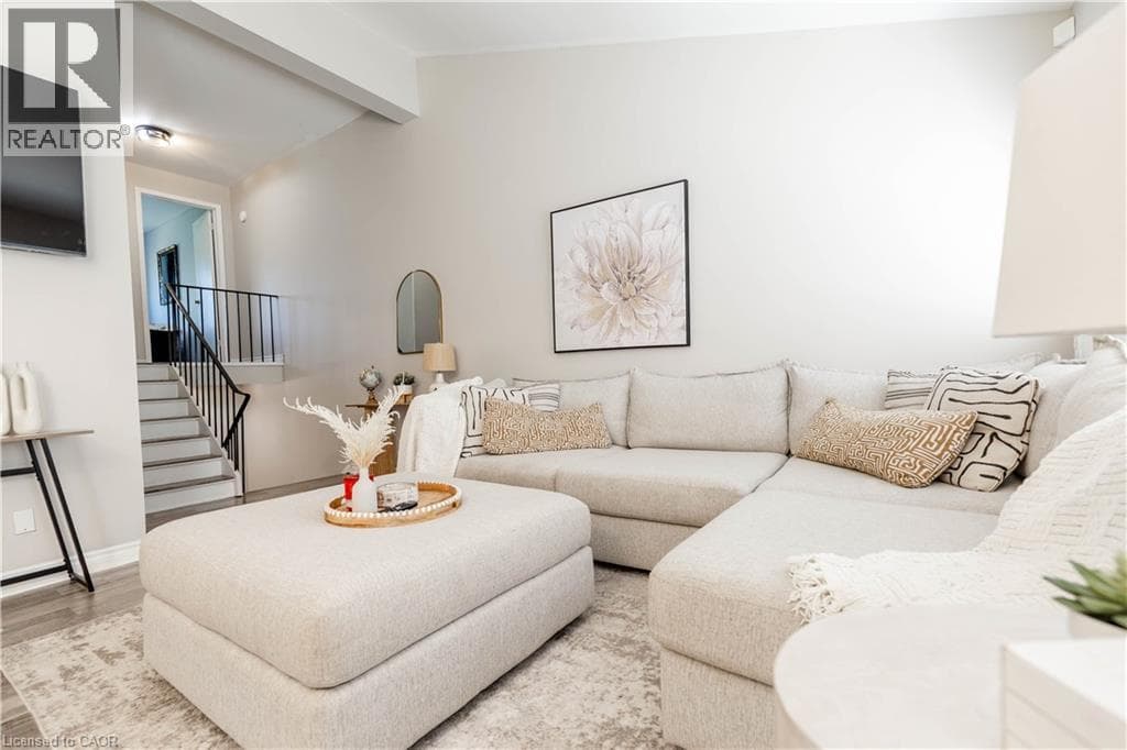 Townhouse for sale at 82 OVERLEA Drive, Forest Hill, Kitchener, Ontario, photo 4