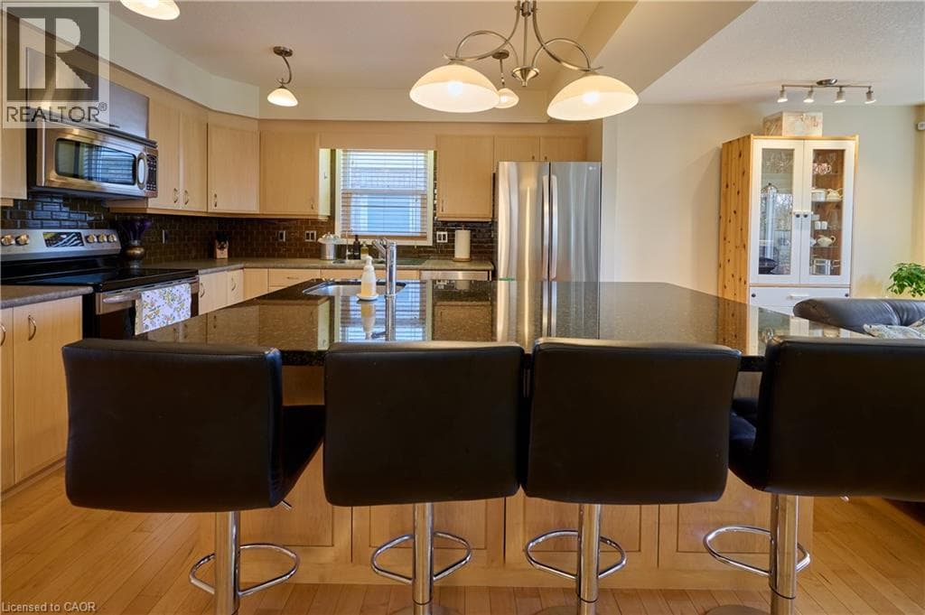 Detached for sale at 126 SNOWDROP Crescent, Laurentian West, Kitchener, Ontario, photo 10