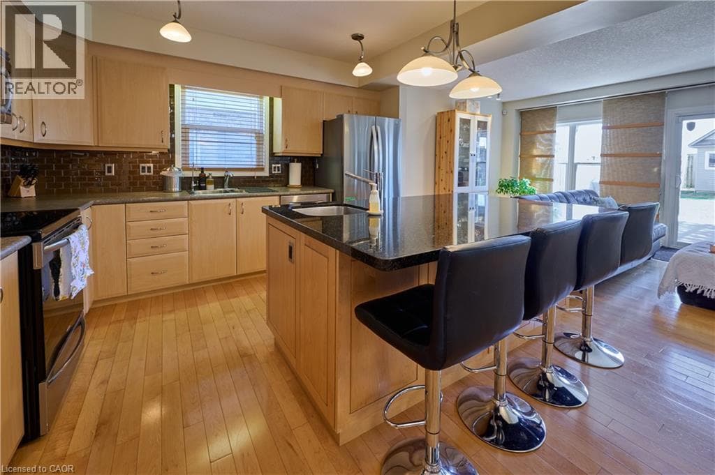 Detached for sale at 126 SNOWDROP Crescent, Laurentian West, Kitchener, Ontario, photo 9