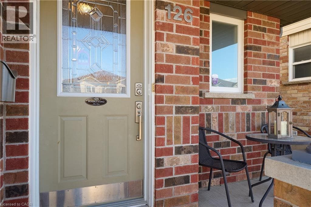 Detached for sale at 126 SNOWDROP Crescent, Laurentian West, Kitchener, Ontario, photo 4