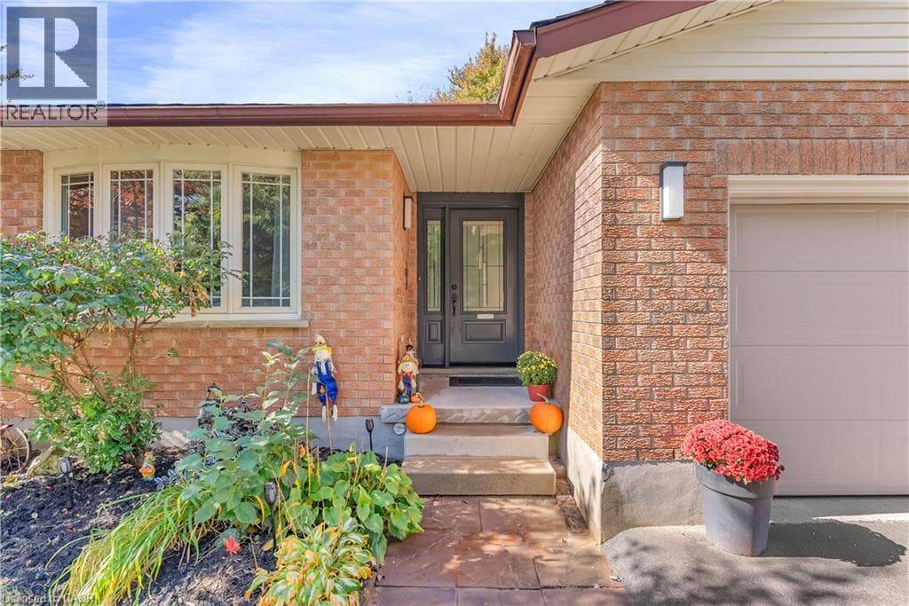 Detached for sale at 103 WESTVIEW Crescent, Forest Heights, Kitchener, Ontario, photo 3