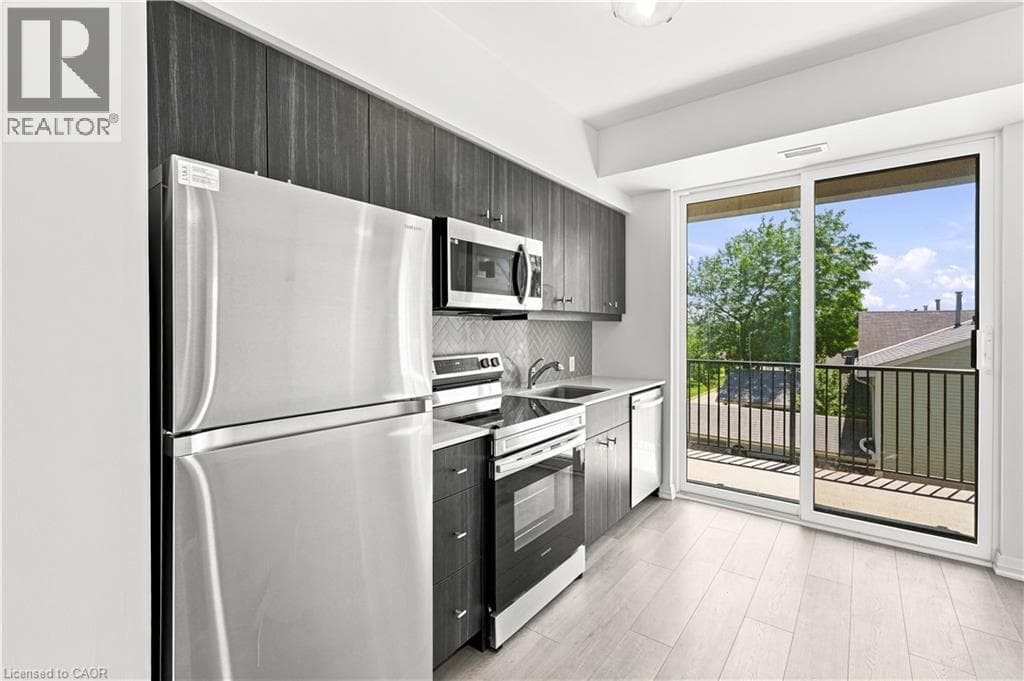 Apartment for sale at 101 GOLDEN EAGLE Road Unit# 215, Lakeshore North, Waterloo, Ontario, photo 9