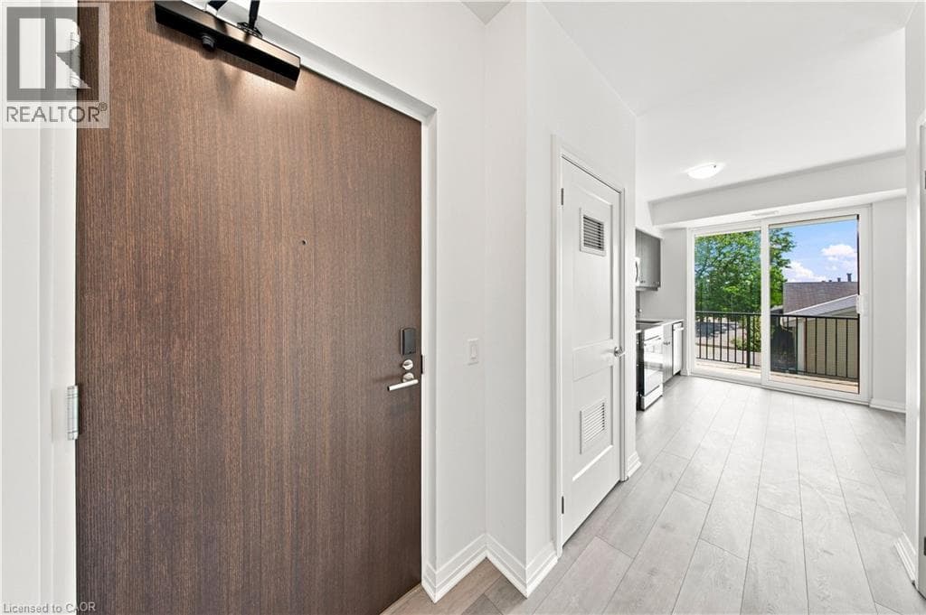 Apartment for sale at 101 GOLDEN EAGLE Road Unit# 215, Lakeshore North, Waterloo, Ontario, photo 2