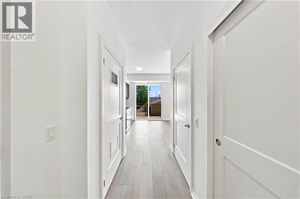 Apartment for sale at 101 GOLDEN EAGLE Road Unit# 215, Lakeshore North, Waterloo, Ontario, photo 8