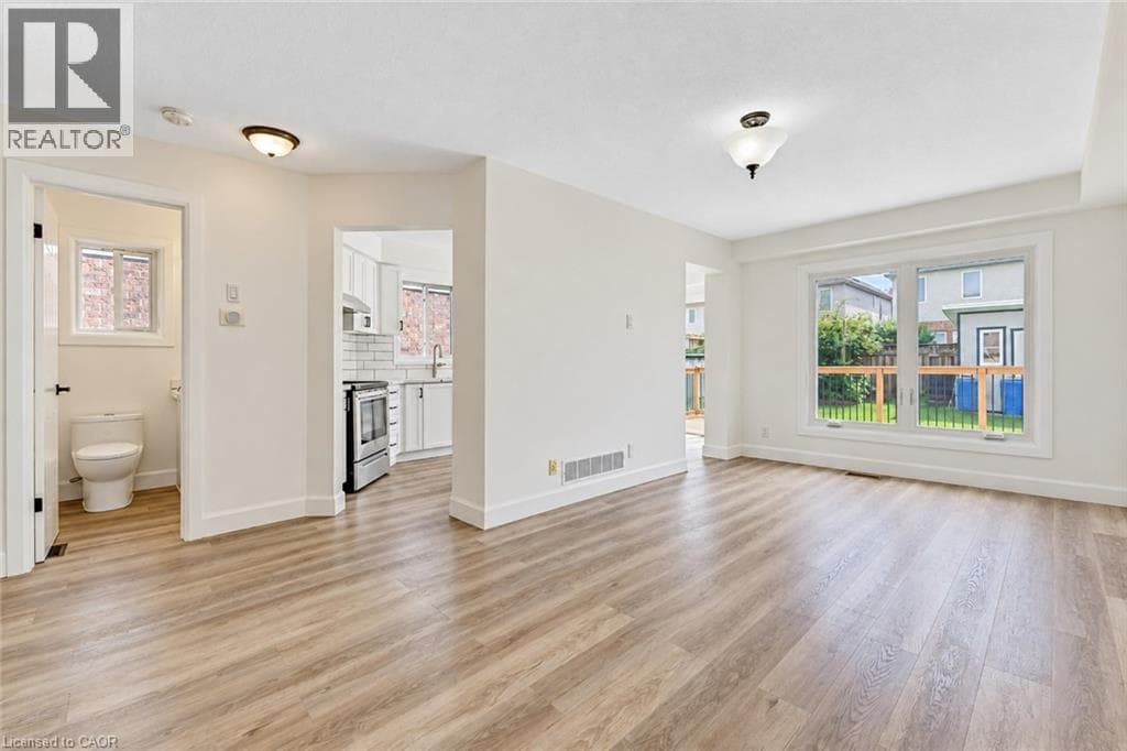 Detached for sale at 31 SWARTZ Street, Laurentian West, Kitchener, Ontario, photo 5