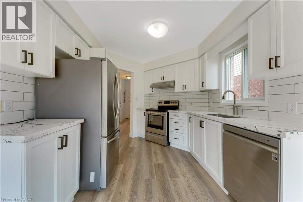Detached for sale at 31 SWARTZ Street, Laurentian West, Kitchener, Ontario, photo 7