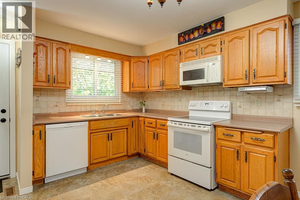 Detached for sale at 210 SHELLEY Drive, Vanier, Kitchener, Ontario, photo 4