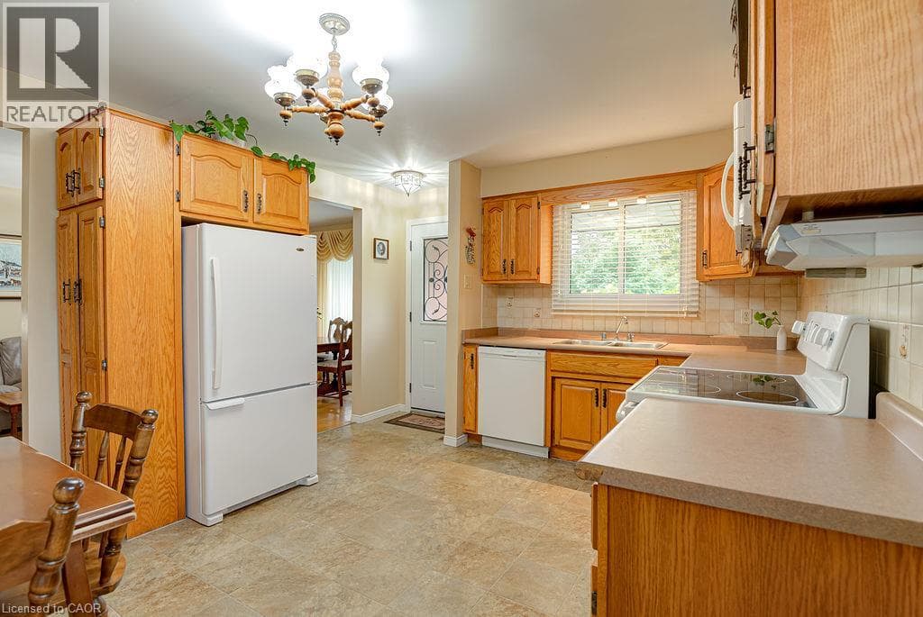 Detached for sale at 210 SHELLEY Drive, Vanier, Kitchener, Ontario, photo 3