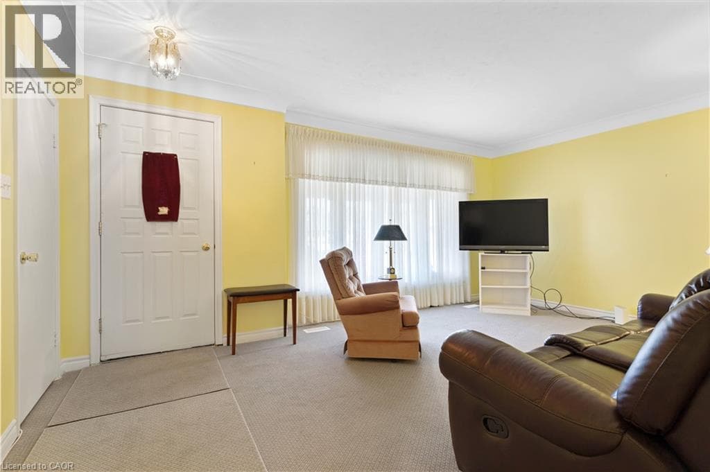 Detached for sale at 297 WILSON Avenue, Vanier, Kitchener, Ontario, photo 5