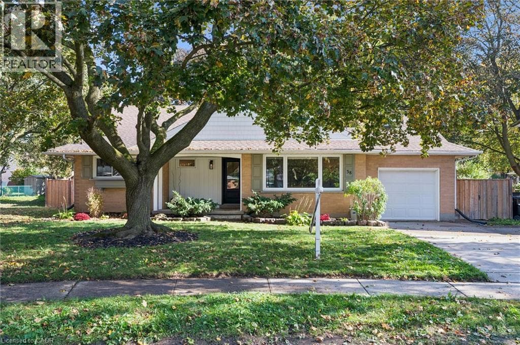 Detached for sale at 38 YULE Place, Heritage Park, Kitchener, Ontario, photo 2