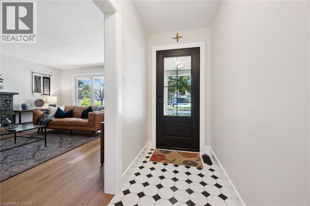 Detached for sale at 38 YULE Place, Heritage Park, Kitchener, Ontario, photo 5