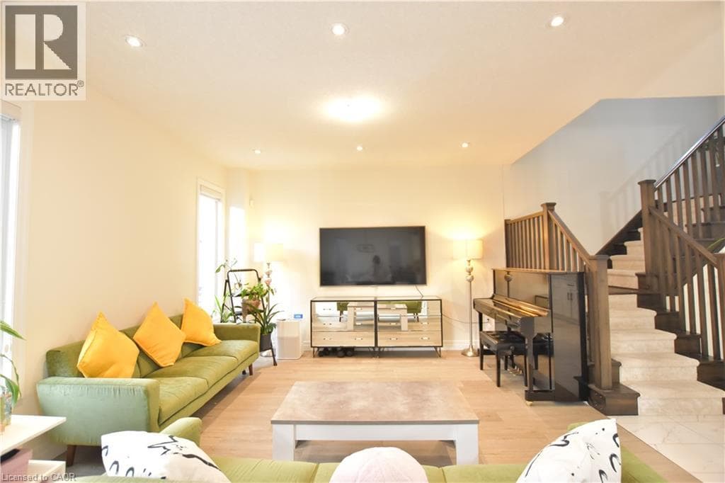 Detached for sale at 348 CHOKECHERRY Crescent, Vista Hills, Waterloo, Ontario, photo 4