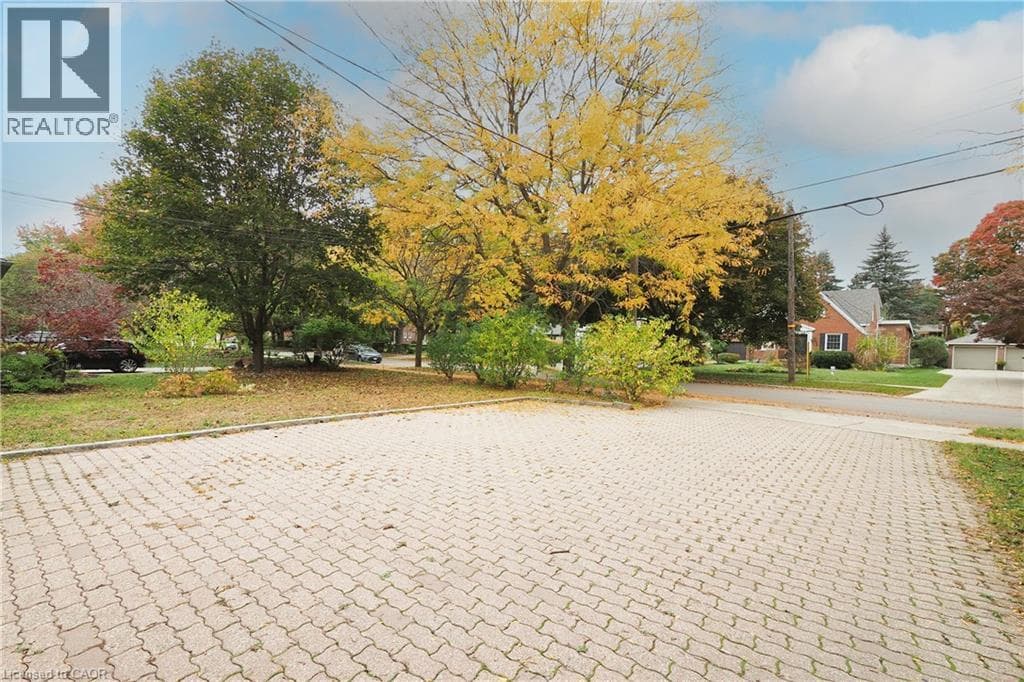 Multi-family for sale at 207 SHELDON Avenue N, Eastwood, Kitchener, Ontario, photo 3
