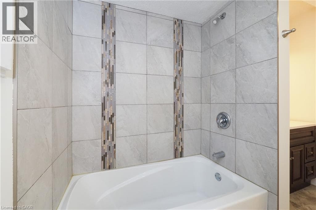Multi-family for sale at 207 SHELDON Avenue N, Eastwood, Kitchener, Ontario, photo 17