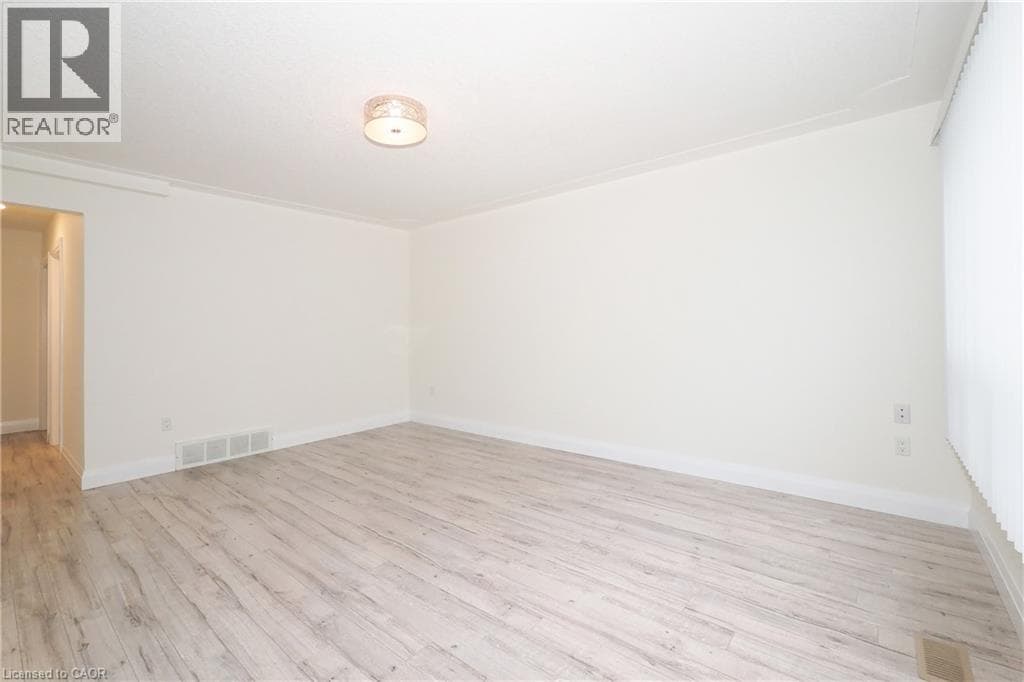 Multi-family for sale at 207 SHELDON Avenue N, Eastwood, Kitchener, Ontario, photo 8