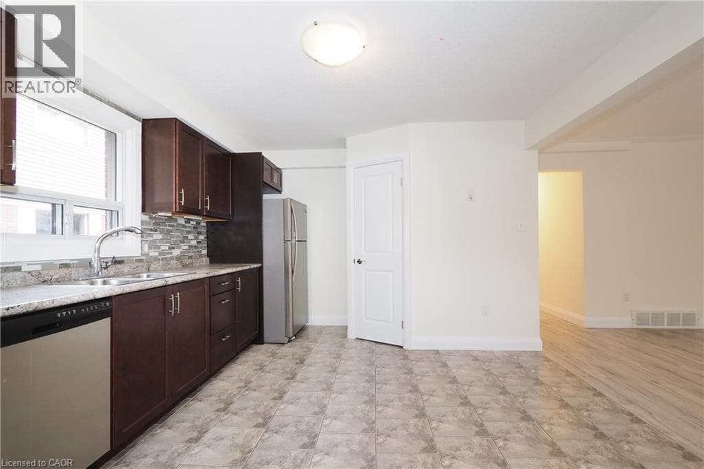 Multi-family for sale at 207 SHELDON Avenue N, Eastwood, Kitchener, Ontario, photo 13