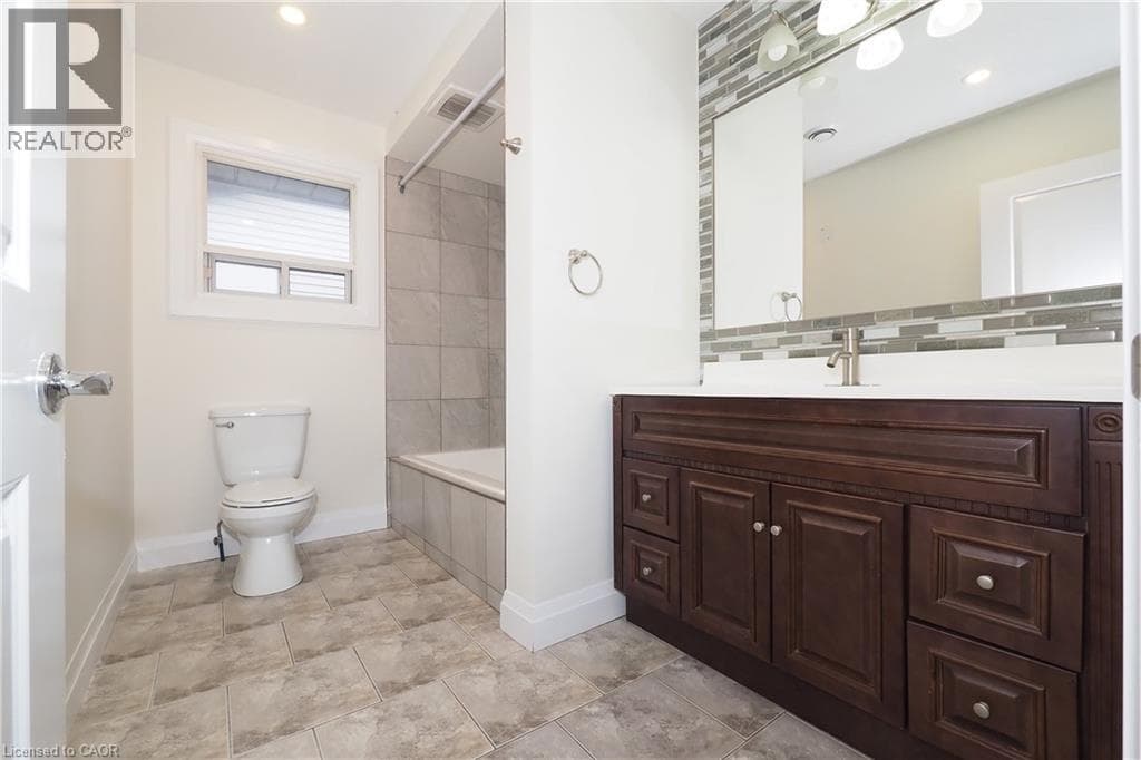 Multi-family for sale at 207 SHELDON Avenue N, Eastwood, Kitchener, Ontario, photo 32