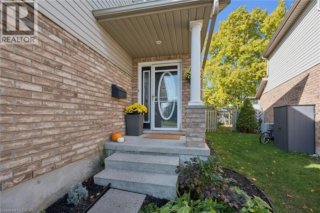 Detached for sale at 70 INGE Court, Bridgeport East, Kitchener, Ontario, photo 6