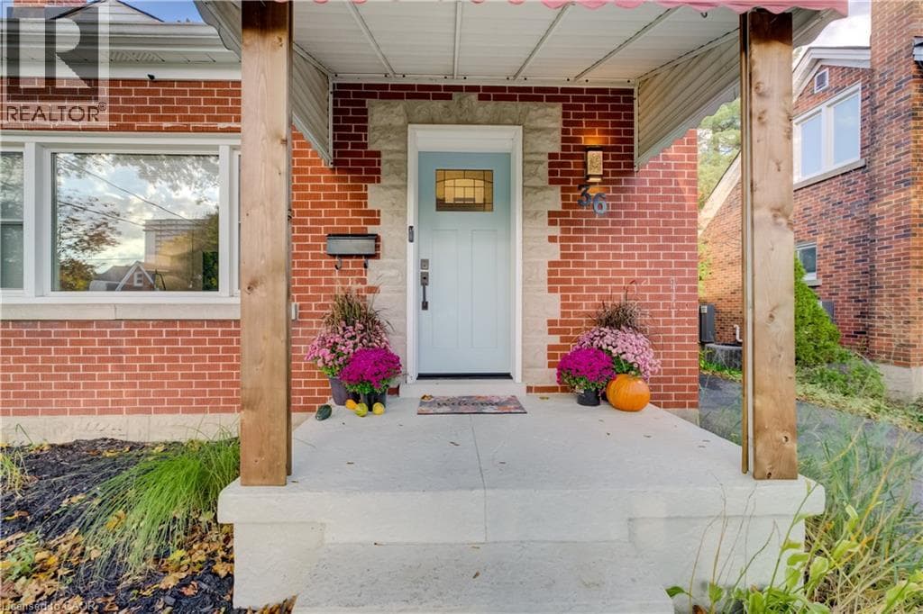 Detached for sale at 36 CRESTWOOD Avenue, Fairfield, Kitchener, Ontario, photo 2