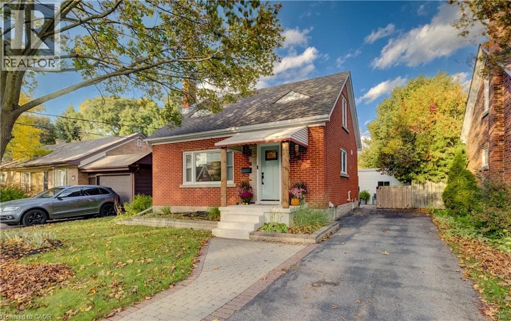 36 CRESTWOOD Avenue