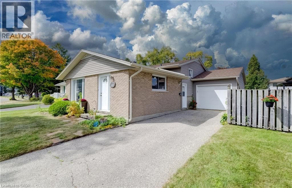 30 KINGSWOOD Drive