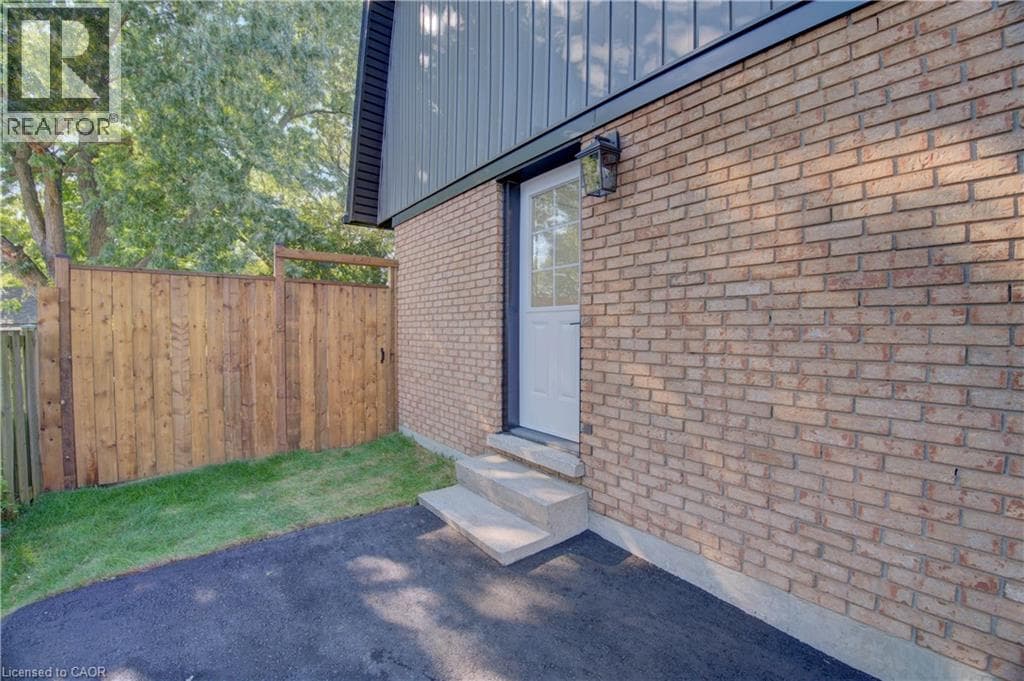Semi-detached for sale at 210 FERGUSON Avenue, Northview, Cambridge, Ontario, photo 6